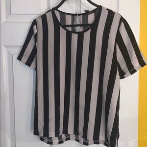 Forever 21 Black and White Short Sleeve Blouse